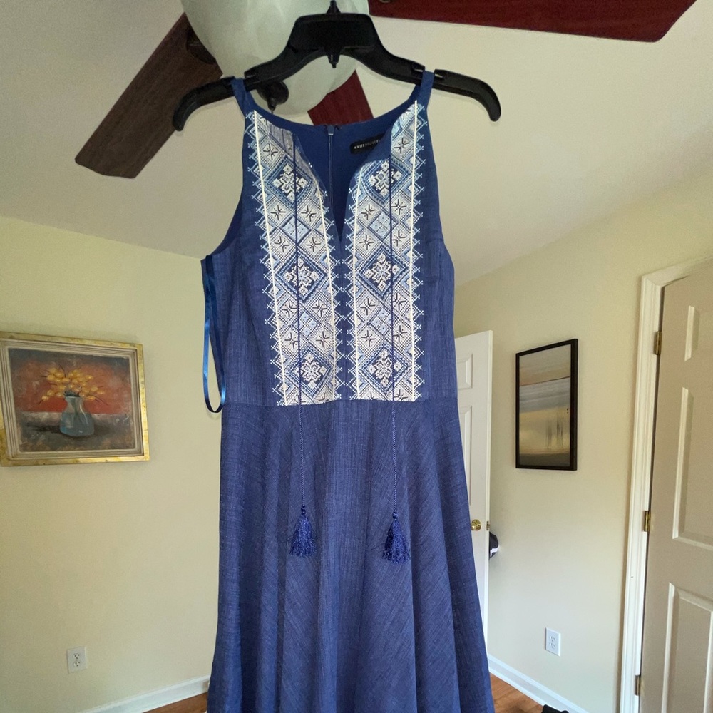 WHITE HOUSE BLACK MARKET BRAND NEW SIZE 8 DRESS